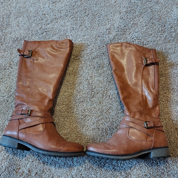 BareTraps Shoes - **VERY CUTE** BROWN BOOTS